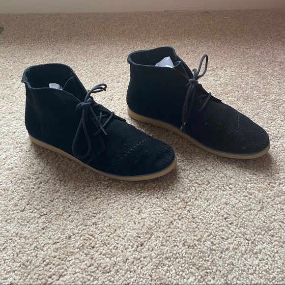 Toms Lace Up Booties - Picture 9 of 10